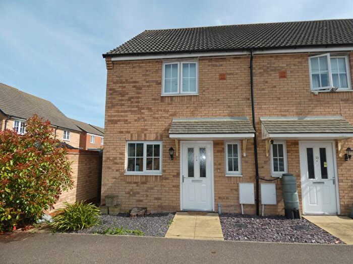 2 Bedroom End Of Terrace House For Sale In Jubilee Drive, Market Deeping, Peterborough, PE6