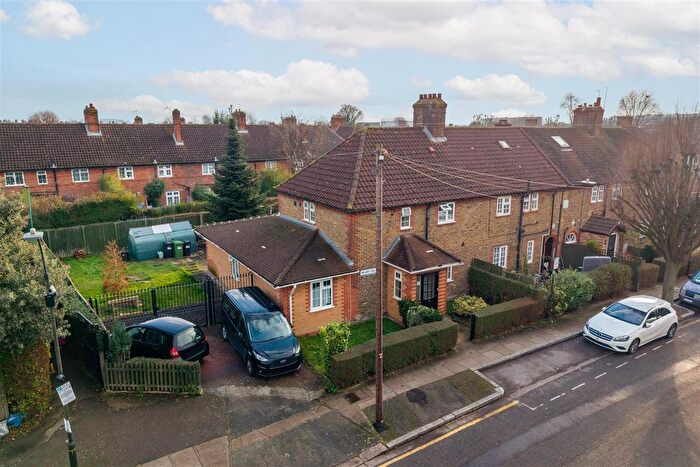 8 Bedroom End Terrace House For Sale In Hilary Road, W12