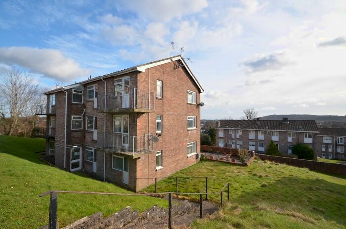 2 Bedroom Flat To Rent In Greenland Crescent, Fairwater, Cardiff CF5