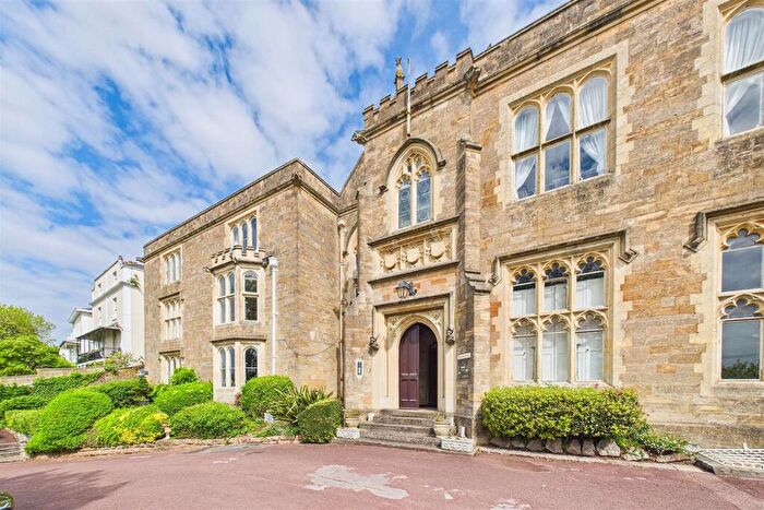 2 Bedroom Apartment For Sale In Elevated Hillside Living Near Hill Road, Clevedon, BS21