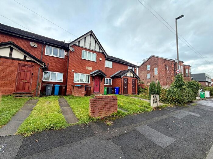 2 Bedroom House To Rent In Brook Road, Manchester, M14