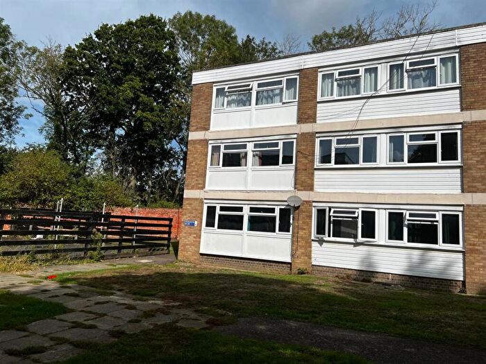 3 Bedroom Apartment For Sale In Long Meadow Way, Canterbury, Canterbury, CT2