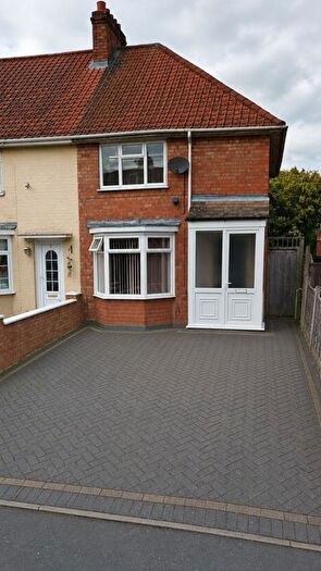 3 Bedroom Semi Detached House To Rent In Ryde Grove, Hall Green, Birmingham, B27