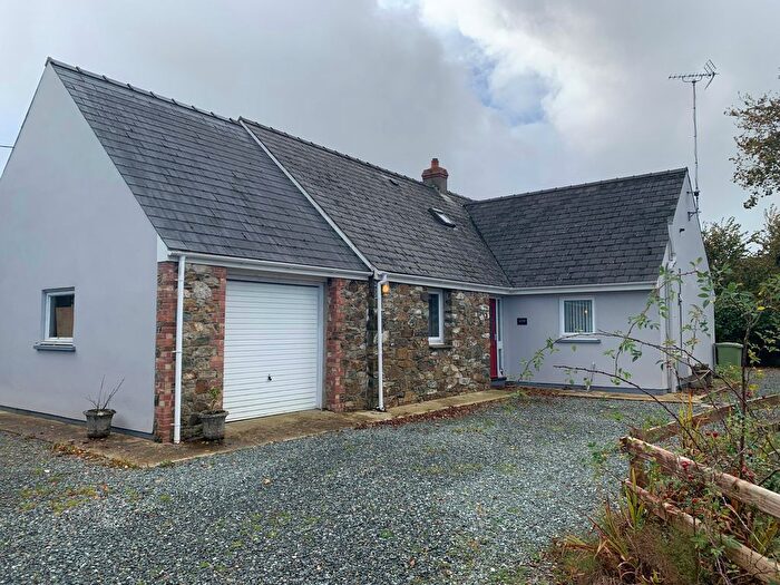 4 Bedroom Detached Bungalow To Rent In Rhos Dinas, Newport, SA42