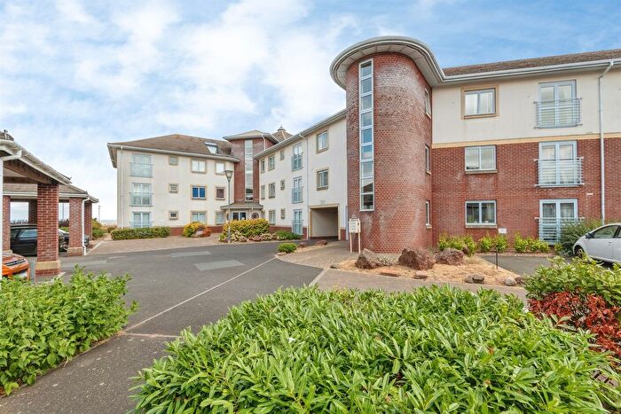 3 Bedroom Flat For Sale In Trinity Way, Minehead, TA24