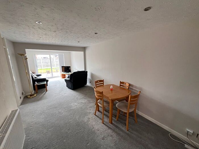 2 Bedroom Detached Bungalow For Sale In Woodpecker Drive, Weston-Super-Mare, BS22