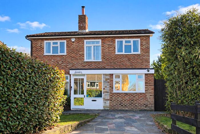 4 Bedroom Detached House For Sale In Park Road, Wallington, SM6
