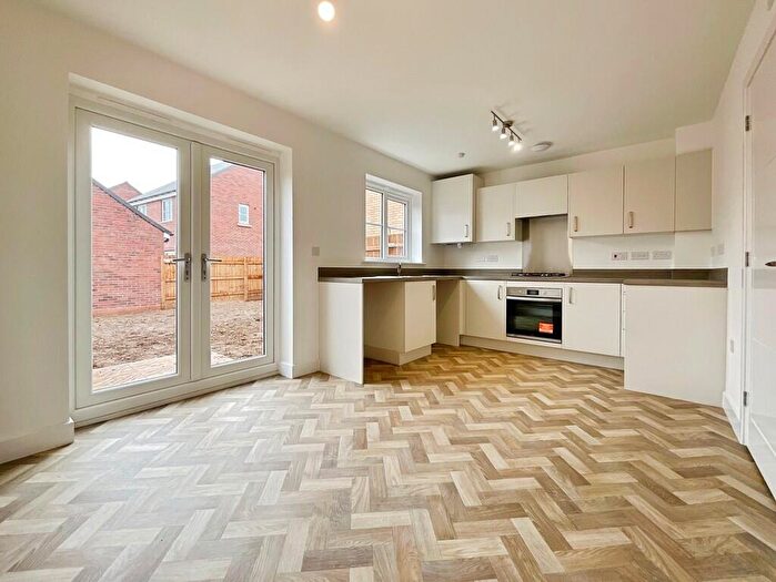 3 Bedroom End Of Terrace House To Rent In Shrewsbury Road, Bracebridge Heath, LN4