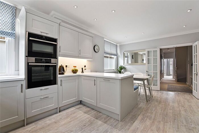 2 Bedroom Flat To Rent In Vera Road, Fulham, SW6