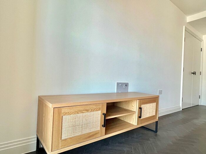 1 Bedroom Flat To Rent In Fife Road, London, E16