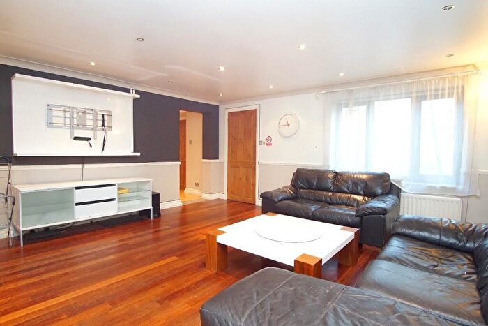 5 Bedroom House To Rent In Lagado Mews, London, SE16