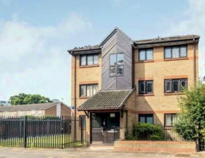 2 Bedroom Flat To Rent In Maldon Close, London, E15