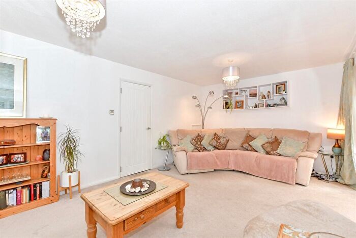 5 Bedroom Detached House For Sale In Rumbolds Close, Chichester, West Sussex, PO19