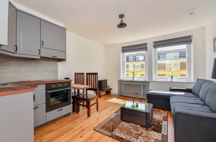 Studio To Rent In Penywern Road, Earl's Court, London, SW5