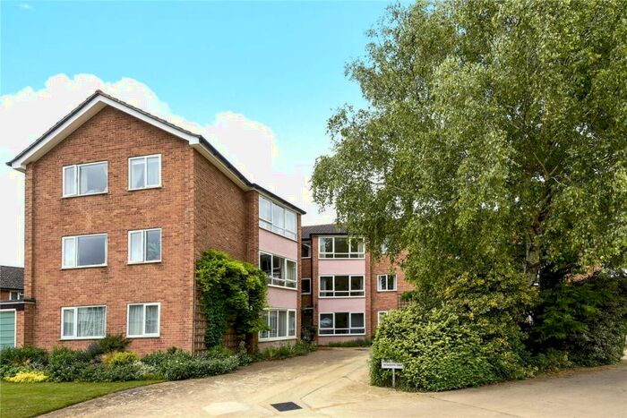 2 Bedroom Apartment To Rent In Hawkswell Gardens, Oxford, OX2