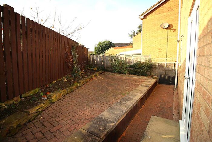 1 Bedroom Flat To Rent In Ricknald Close, Aughton, S26