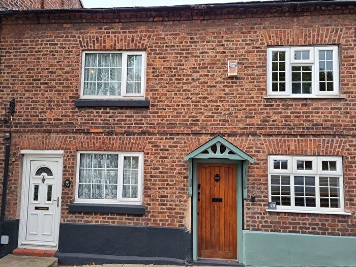 2 Bedroom Property To Rent In High Street, Frodsham, WA6