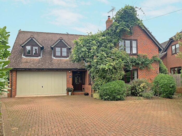 4 Bedroom Detached House For Sale In Jacques Lane, Clophill, Bedfordshire, MK45