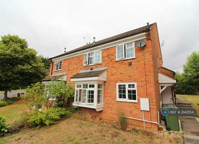 2 Bedroom End Of Terrace House To Rent In Ashdales, St. Albans, AL1