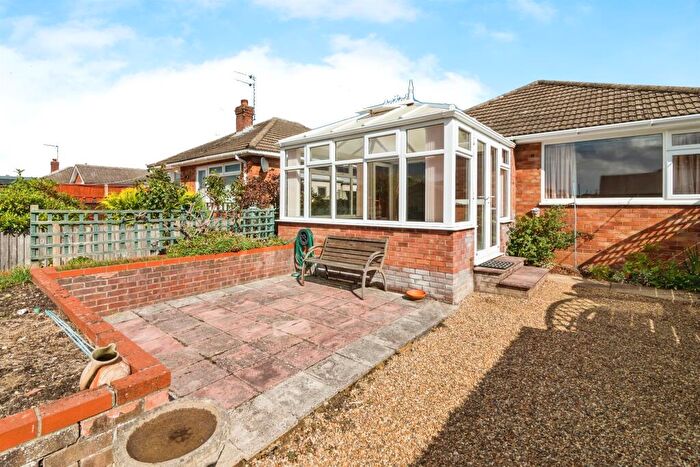 2 Bedroom Detached Bungalow For Sale In Hadleigh Drive, Lowestoft, NR32