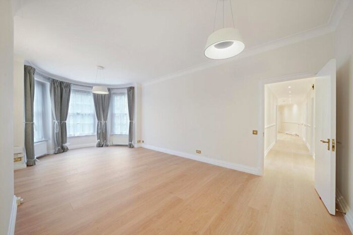 3 Bedroom Flat To Rent In South Lodge, Circus Road, NW8