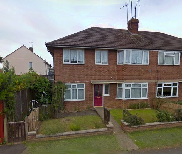 2 Bedroom Flat To Rent In Gloucester Crescent, Rushden, Northamptonshire, NN10