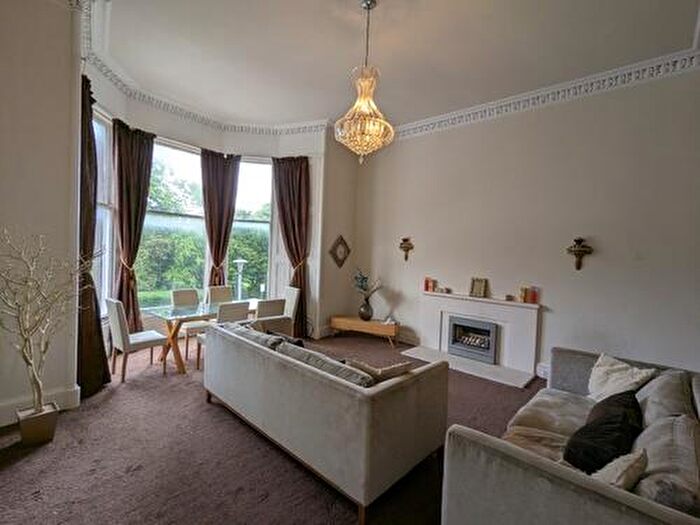 2 Bedroom Flat To Rent In Coates Gardens, Edinburgh, EH12