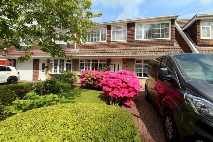 4 Bedroom Semi-Detached House To Rent In Woodburn Drive, Bolton, BL1