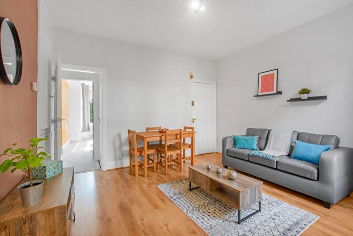 1 Bedroom Flat To Rent In Burley Road, Leeds, LS4