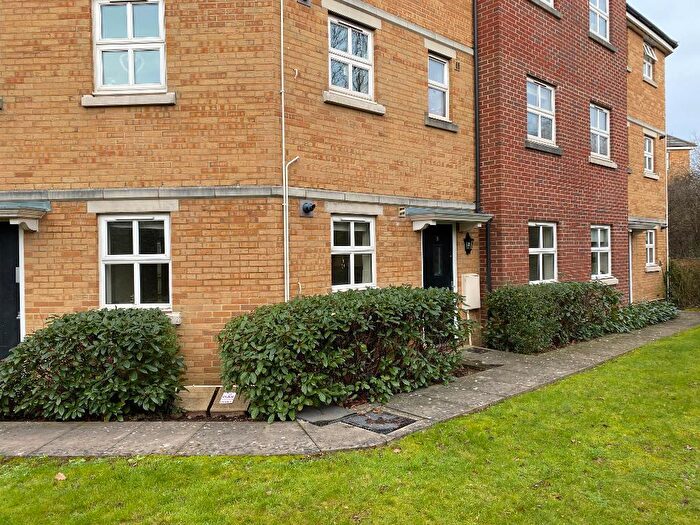 2 Bedroom Flat To Rent In Bridge Farm Walk, Mangotsfield, Bristol, BS16