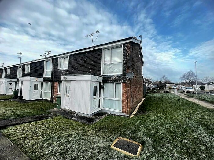 2 Bedroom Flat To Rent In Wreay Walk, Cramlington, NE23