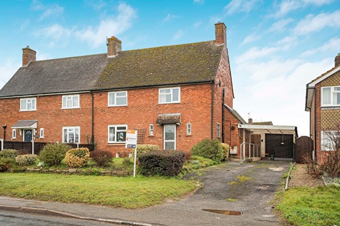 3 Bedroom Semi-Detached House For Sale In Bernard Close, Cuddington, Aylesbury, Buckinghamshire, HP18