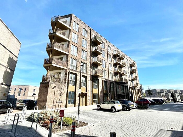 2 Bedroom Apartment For Sale In Wharf Road, City Centre, Chelmsford, CM2