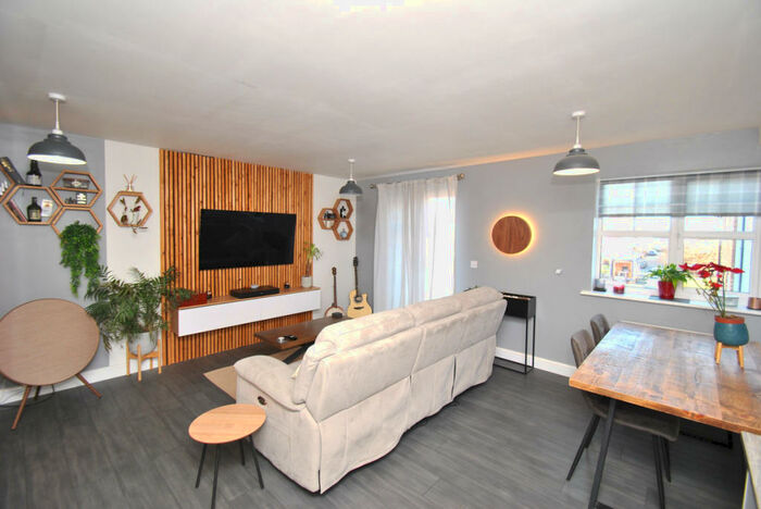 2 Bedroom Apartment To Rent In Wissen Drive, Letchworth Garden City, SG6