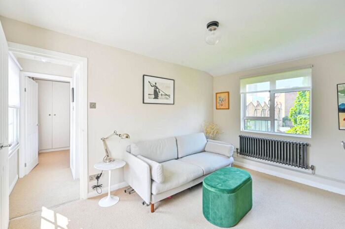 1 Bedroom Flat To Rent In Hermit Street, Finsbury, London, EC1V