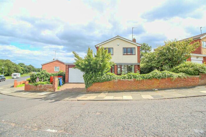 3 Bedroom Detached House To Rent In Acomb Crescent, Red House Farm, Newcastle Upon Tyne, NE3