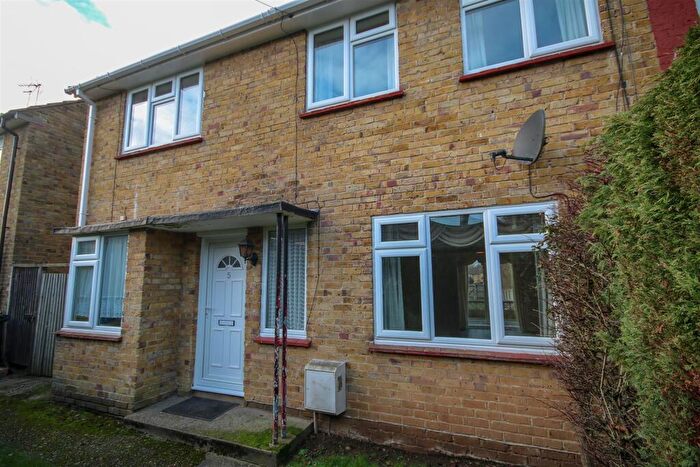 5 Bedroom Semi Detached House For Sale In Sussex Walk, Canterbury, Kent, CT1