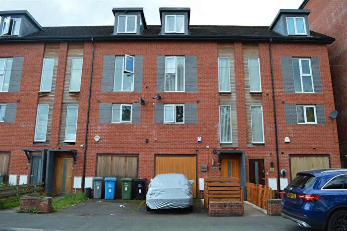 4 Bedroom Property To Rent In East Union Street, Manchester, M16