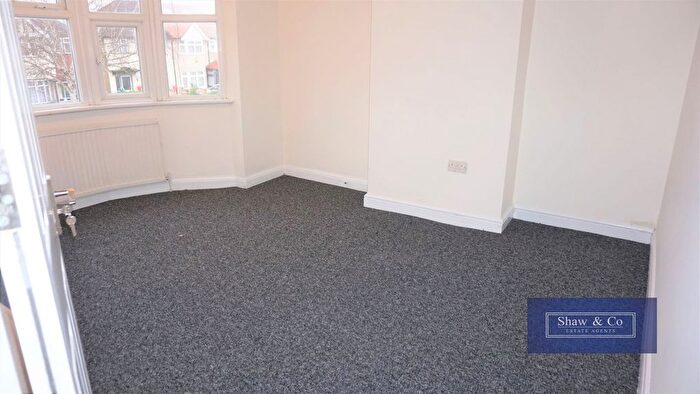 3 Bedroom Semi-Detached House To Rent In Waltham Avenue, Hayes, UB3