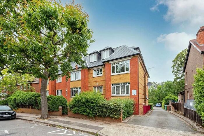 1 Bedroom Flat To Rent In Dukes Avenue, New Malden, KT3