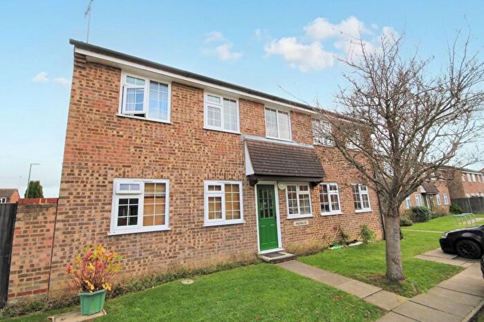 1 Bedroom Flat To Rent In Hazelhurst Crescent, Horsham, RH12