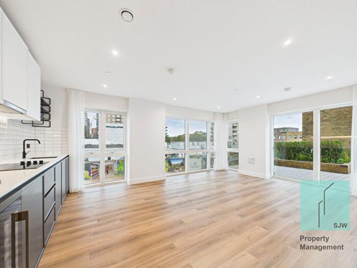 3 Bedroom Flat To Rent In Townsend Road, Cairncross House, SE3