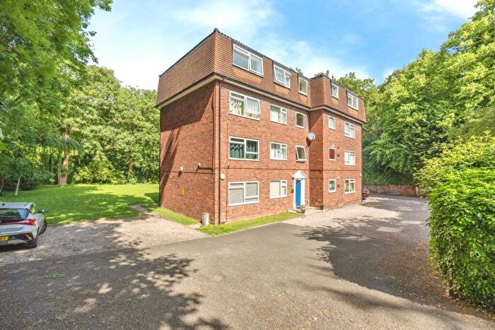 2 Bedroom Flat For Sale In Birdhurst Avenue, South Croydon, CR2