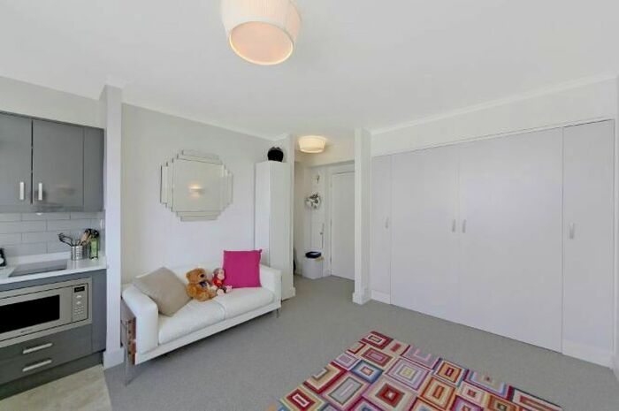 Studio To Rent In Gloucester Place, Marylebone, London, NW1