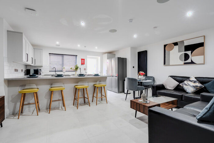 6 Bedroom House To Rent In Gainsborough Road, Liverpool, L15