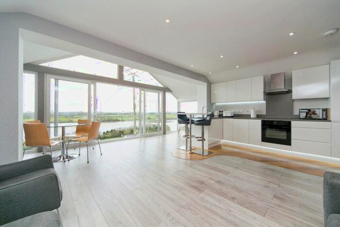 2 Bedroom Flat For Sale In Helen Terrace, Y Felinheli, Gwynedd, LL56