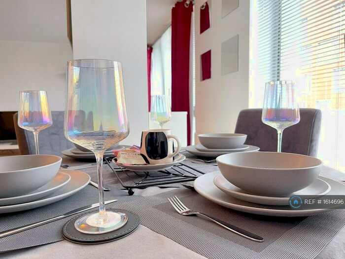 1 Bedroom Flat To Rent In Christabel, Manchester, M40