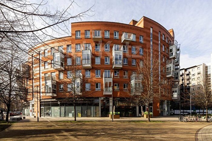 1 Bedroom Flat For Sale In Buckler Court, Eden Grove, Holloway, N7