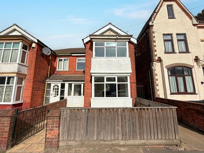 3 Bedroom Semi-Detached House For Sale In Cromwell Road, Grimsby, DN31