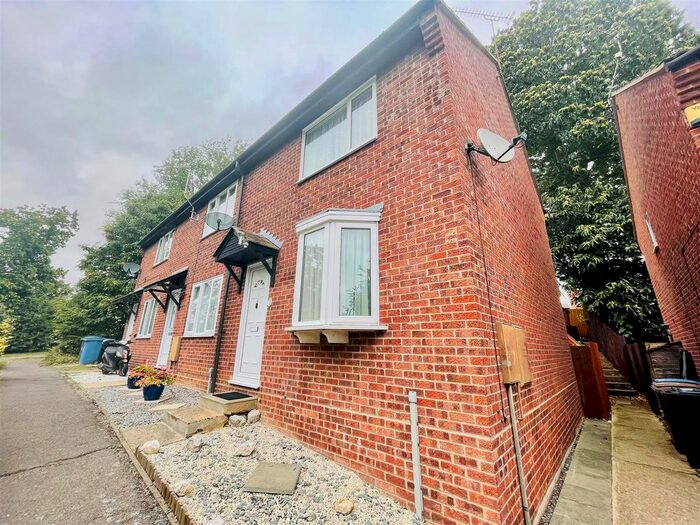 2 Bedroom Property To Rent In Acer Grove, Ipswich IP8